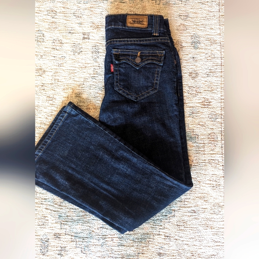 Levi's women 515 flare SZ waist 6m length 27